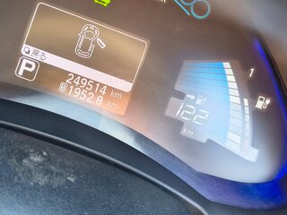 2013 Nissan Leaf (EM57) I (ZE0/AZE0), серый, 720000 рублей, вид 3