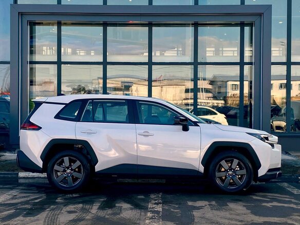 2026 Toyota RAV4 VI (XA60), белый - вид 3