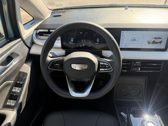 2025 Geely Geometry E 33.5 kWh, голубой, 1520000 рублей - вид 8