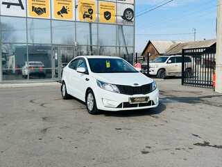 2012 Kia Rio 4-speed III, белый, 799000 рублей, вид 4
