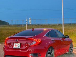 2018 Honda Civic X, красный, 1450000 рублей, вид 3