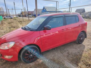 2011 Skoda Fabia II Рестайлинг, красный, 350000 рублей, вид 2