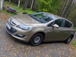 2012 Opel Astra J Рестайлинг, золотистый, 600000 рублей, вид 1