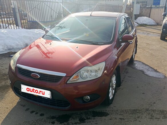 2008 Ford Focus II Рестайлинг, красный, 350000 рублей - вид 2