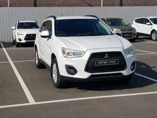 2012 Mitsubishi ASX I Рестайлинг, белый, 1099000 рублей, вид 2