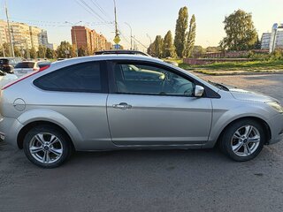 2009 Ford Focus II Рестайлинг, серебристый, 510000 рублей, вид 3