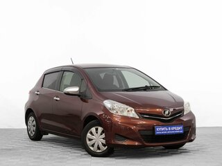 2012 Toyota Vitz III (XP130), красный, 949000 рублей, вид 1