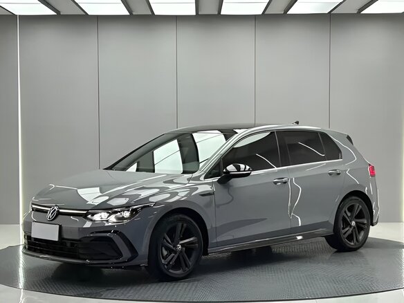 2023 Volkswagen Golf VIII, серый, 1990000 рублей - вид 1