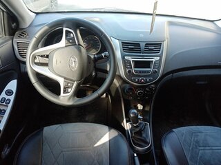 2015 Hyundai Solaris I Рестайлинг, белый, 820000 рублей, вид 4