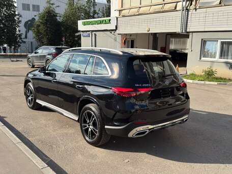 2026 Mercedes-Benz GLC 260 L II (X254), чёрный, 7790000 рублей, вид 3