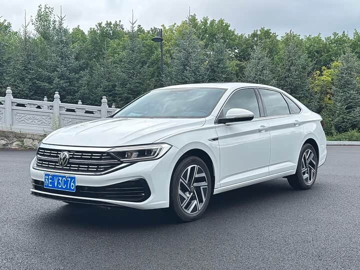 Открыть фотографии: Volkswagen Sagitar III Рестайлинг