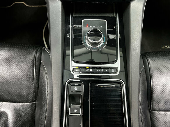 2017 Jaguar F-Pace I, серый, 2999000 рублей - вид 12