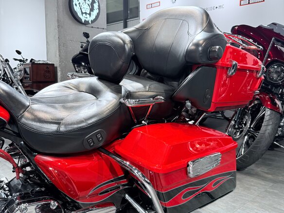 2011 Harley-Davidson CVO Limited, красный, 1599000 рублей - вид 18