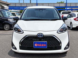 2022 Toyota Sienta II Рестайлинг, белый, 1550000 рублей, вид 2