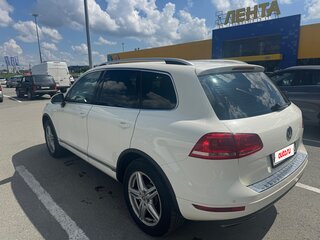 2011 Volkswagen Touareg II, белый, 1800000 рублей, вид 5