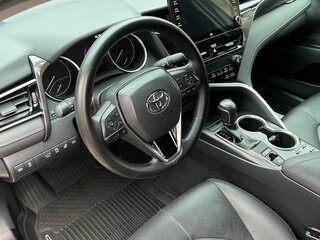 2021 Toyota Camry VIII (XV70) Рестайлинг, чёрный, 3100000 рублей, вид 5