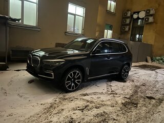 2021 BMW X5 30d IV (G05/G18), чёрный, 6450000 рублей, вид 2