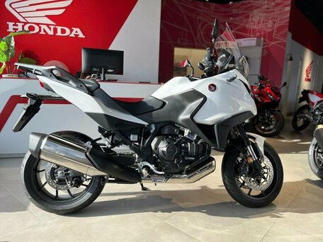 2022 Honda NT1100, белый, 1920000 рублей, вид 2