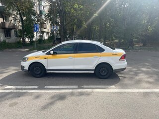 2017 Volkswagen Polo V Рестайлинг, белый, 500000 рублей, вид 4