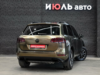 2014 Volkswagen Touareg II, коричневый, 2400000 рублей, вид 4