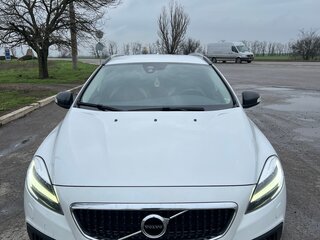 2018 Volvo V40 Cross Country I Рестайлинг, белый, 2000000 рублей, вид 1