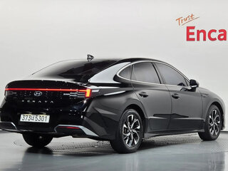 2023 Hyundai Sonata VIII (DN8) Рестайлинг, чёрный, 2450000 рублей, вид 3