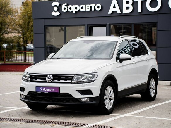 2017 Volkswagen Tiguan II, белый, 2418000 рублей