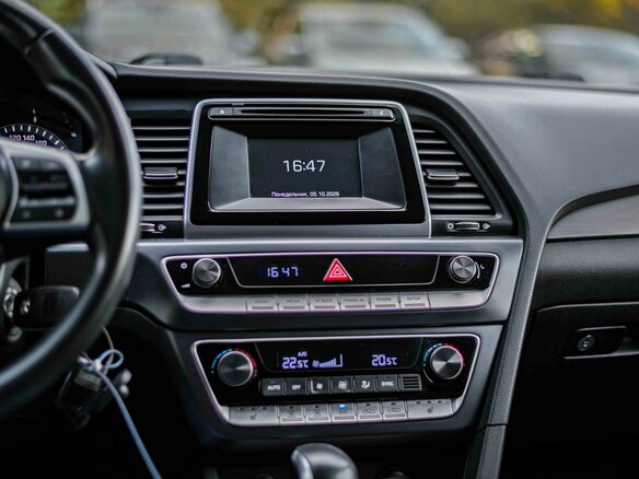 2018 Hyundai Sonata VII (LF) Рестайлинг, белый - вид 7
