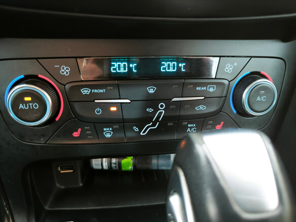 2018 Ford Focus III Рестайлинг, бежевый, 1390000 рублей - вид 13