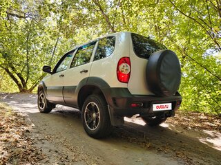 2017 Chevrolet Niva I Рестайлинг, белый, 760000 рублей, вид 4