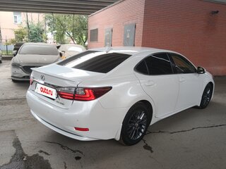 2018 Lexus ES 200 VI Рестайлинг, белый, 2285225 рублей, вид 4