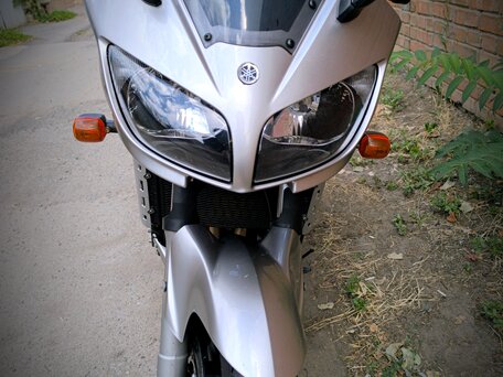2006 Yamaha FZS1000 Fazer, серебристый, 450000 рублей, вид 3