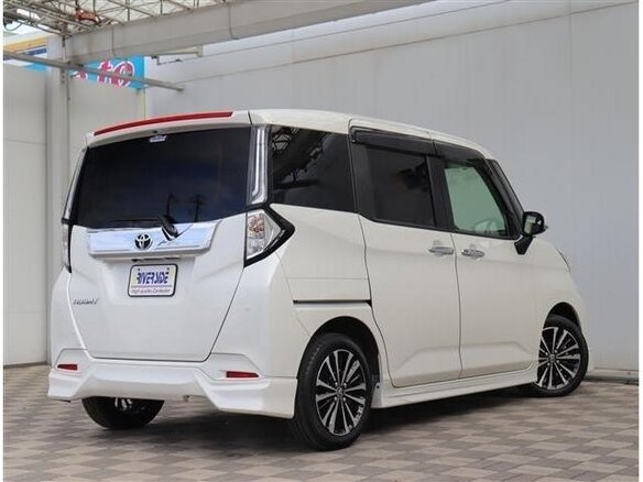 2024 Toyota Roomy I Рестайлинг, белый, 1202010 рублей - вид 3