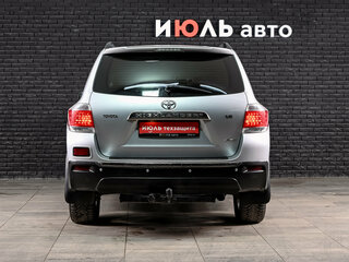 2011 Toyota Highlander II (XU40) Рестайлинг, серебристый, 2100000 рублей, вид 5