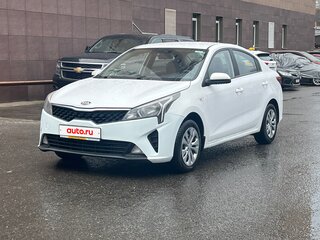 2021 Kia Rio IV Рестайлинг, белый, 820000 рублей, вид 1