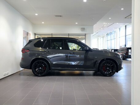 2026 BMW X5 30d IV (G05/G18) Рестайлинг, серый, 15900000 рублей, вид 4