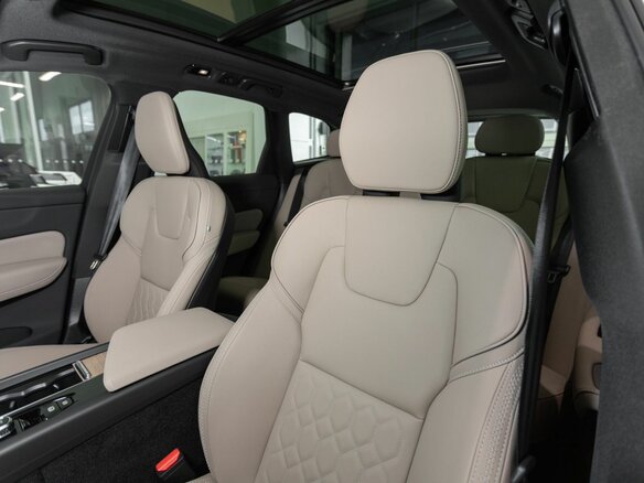 2025 Volvo XC60 II Рестайлинг 2, белый - вид 8