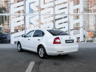 2011 Skoda Octavia II (A5) Рестайлинг, белый, 850000 рублей, вид 2