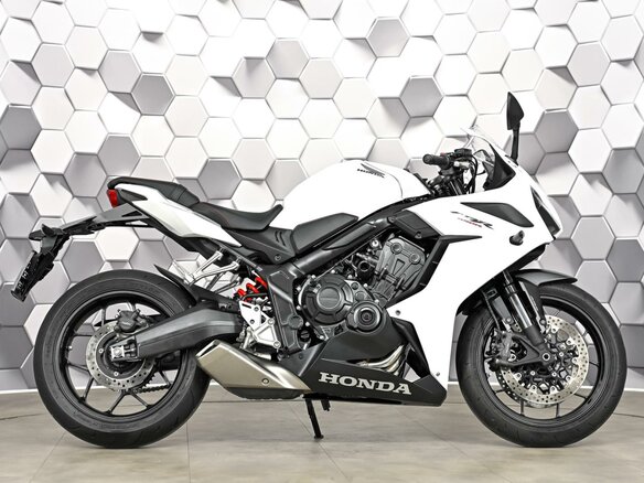 2024 Honda CBR 650R, белый, 1099000 рублей - вид 2