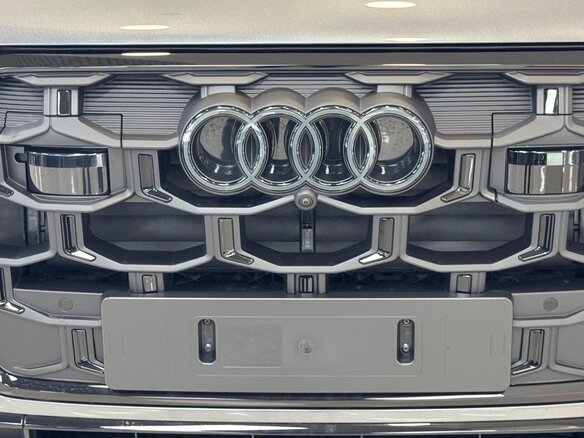2025 Audi Q7 50 TDI II (4M) Рестайлинг 2, серый, 14999000 рублей - вид 25