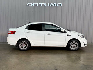 2013 Kia Rio III, белый, 897000 рублей, вид 4