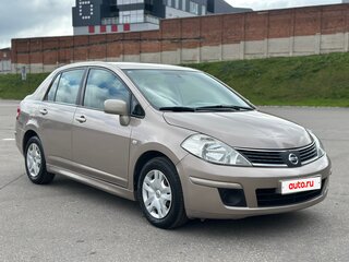 2013 Nissan Tiida I Рестайлинг, коричневый, 750000 рублей, вид 1