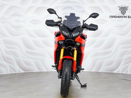 2023 Yamaha MT-09 Tracer (FJ-09), красный, 1227000 рублей, вид 4