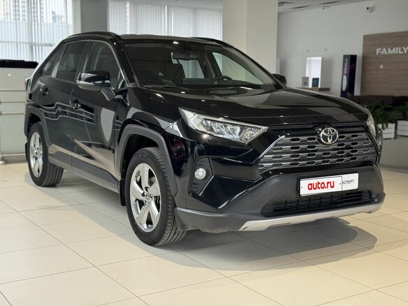 2021 Toyota RAV4 V (XA50), чёрный, 3188000 рублей - вид 2