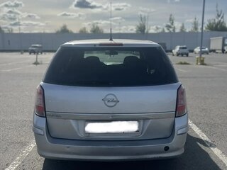 2011 Opel Astra H Рестайлинг, серебристый, 490000 рублей, вид 4