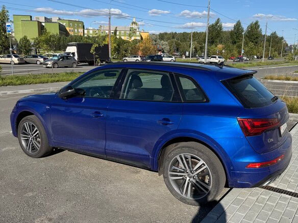 2021 Audi Q5 L 45 TFSI II (FY) Рестайлинг, синий, 1900000 рублей - вид 2