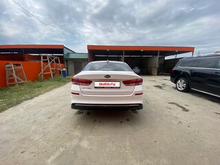 2019 Kia Optima IV Рестайлинг, белый, 2200000 рублей, вид 3