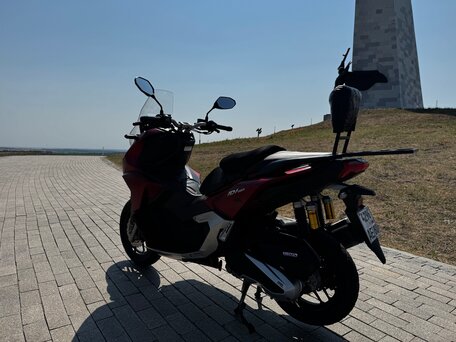 2024 Honda ADV160, красный, 400000 рублей, вид 3