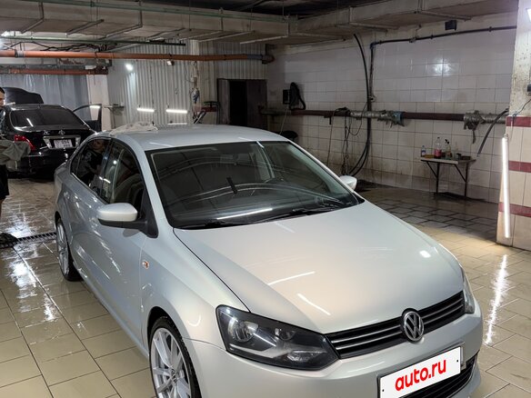 2012 Volkswagen Polo V, серебристый, 800000 рублей - вид 1