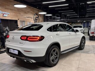 2020 Mercedes-Benz GLC Coupe 300 d I (C253) Рестайлинг, белый, 6350000 рублей, вид 4